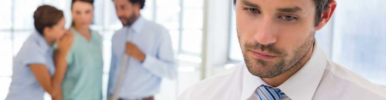 Mobbing bei der Arbeit? Das gilt zu Kündigung, Abmahnung usw.