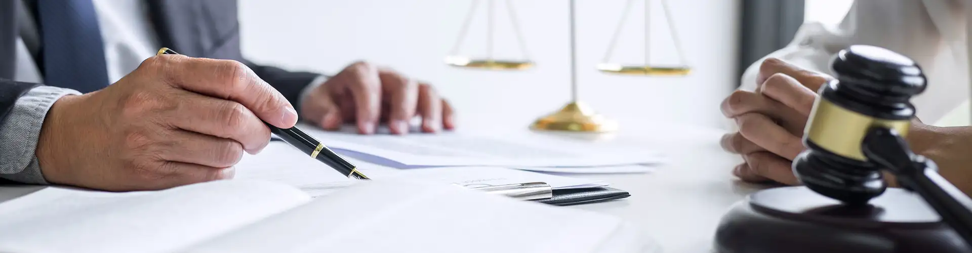 Die Kündigungs­schutzklage: Voraussetzungen, Fristen, Ablauf & Kosten