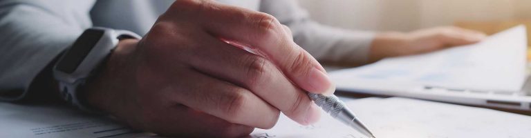 Sperre beim Arbeitslosengeld nach Aufhebungs­vertrag vermeiden